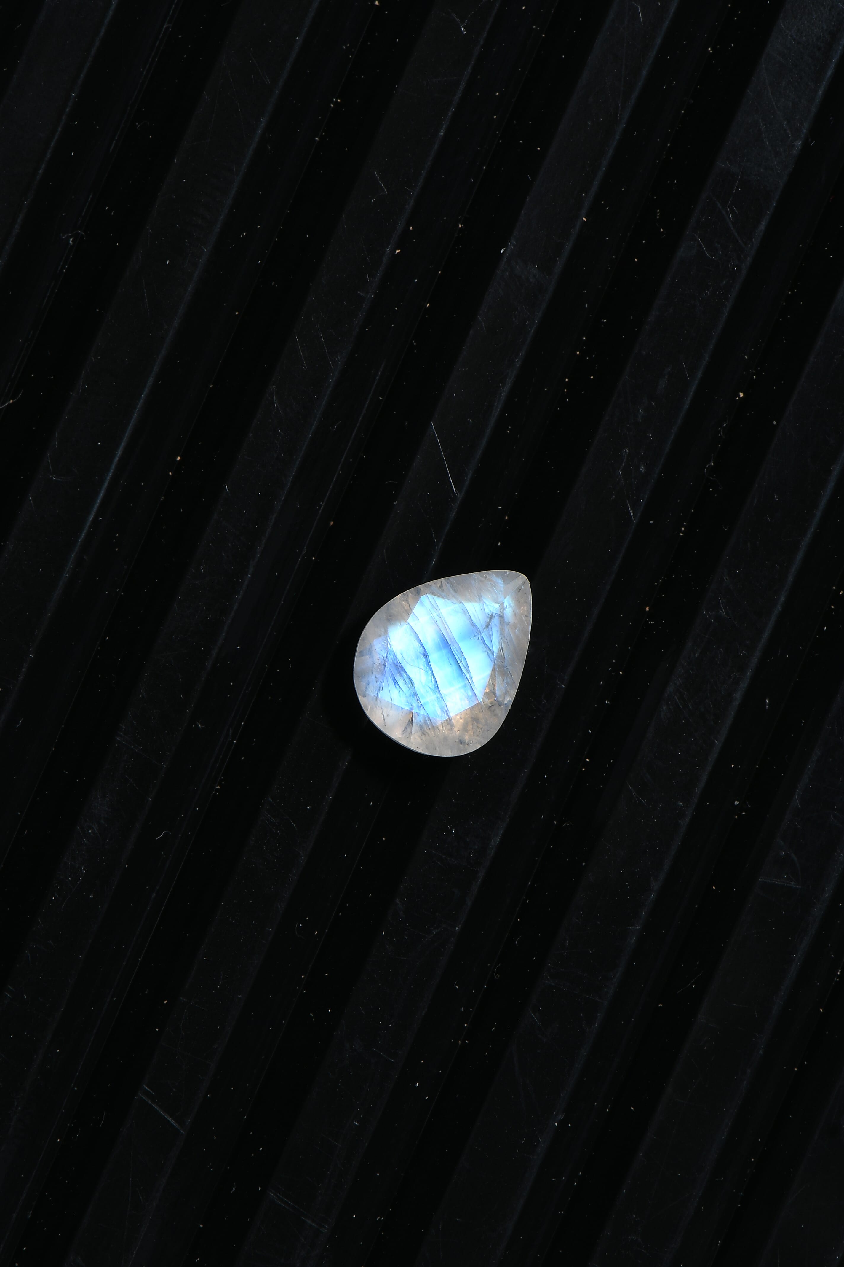 AA Rainbow Moonstone (Pear 10x8 mm) 1.90 ctw Loose Gemstone