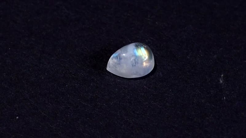 Rainbow Moonstone (Pear 7x5 mm) 0.90 ctw Loose Gemstone