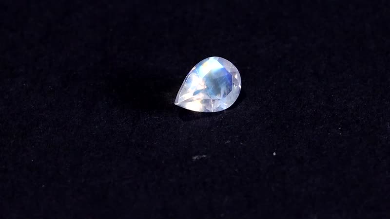 Rainbow Moonstone (Pear 8x5 mm) 0.86 ctw Loose Gemstone