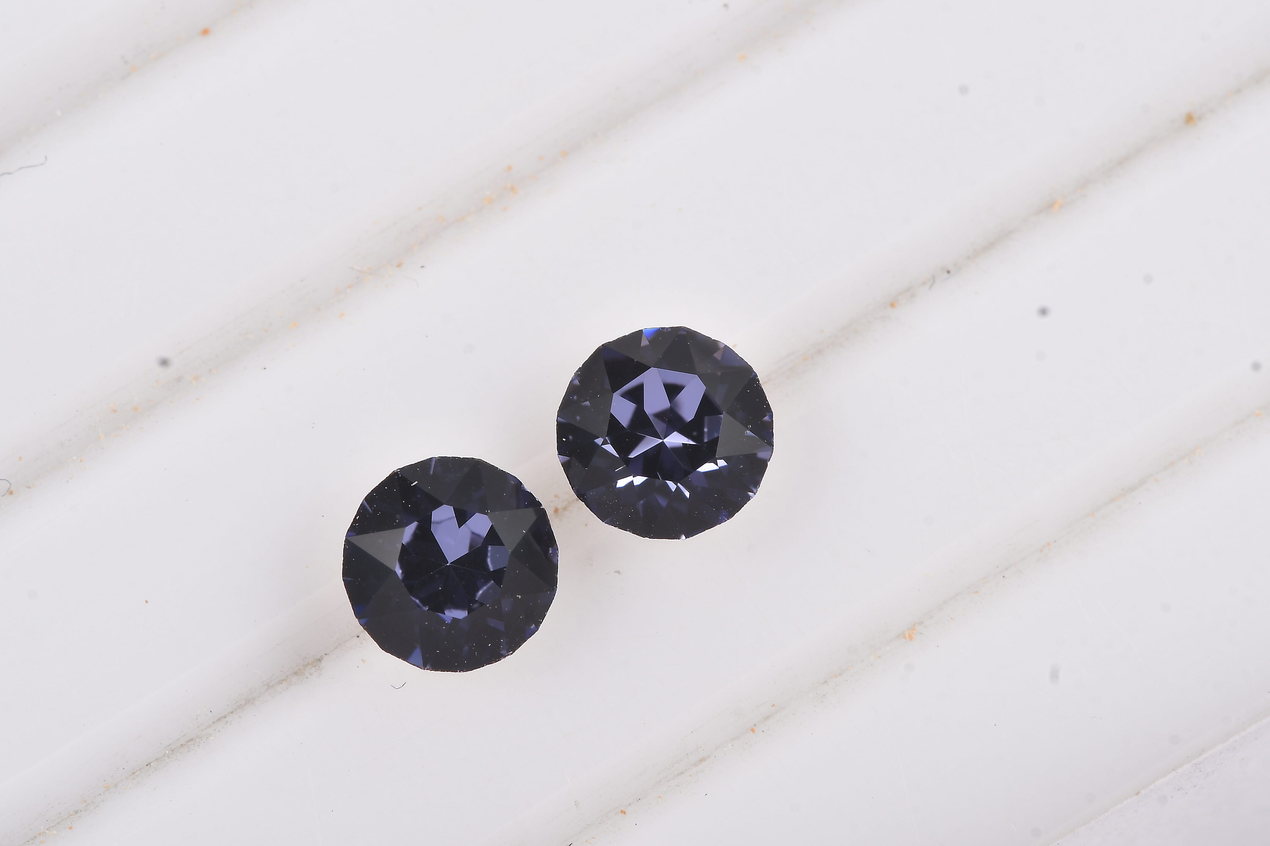 Tanzanite Color Crystal by Swarovski (Rnd 5.3 mm) Loose Gemstone 0.78 ctw Loose Gemstone