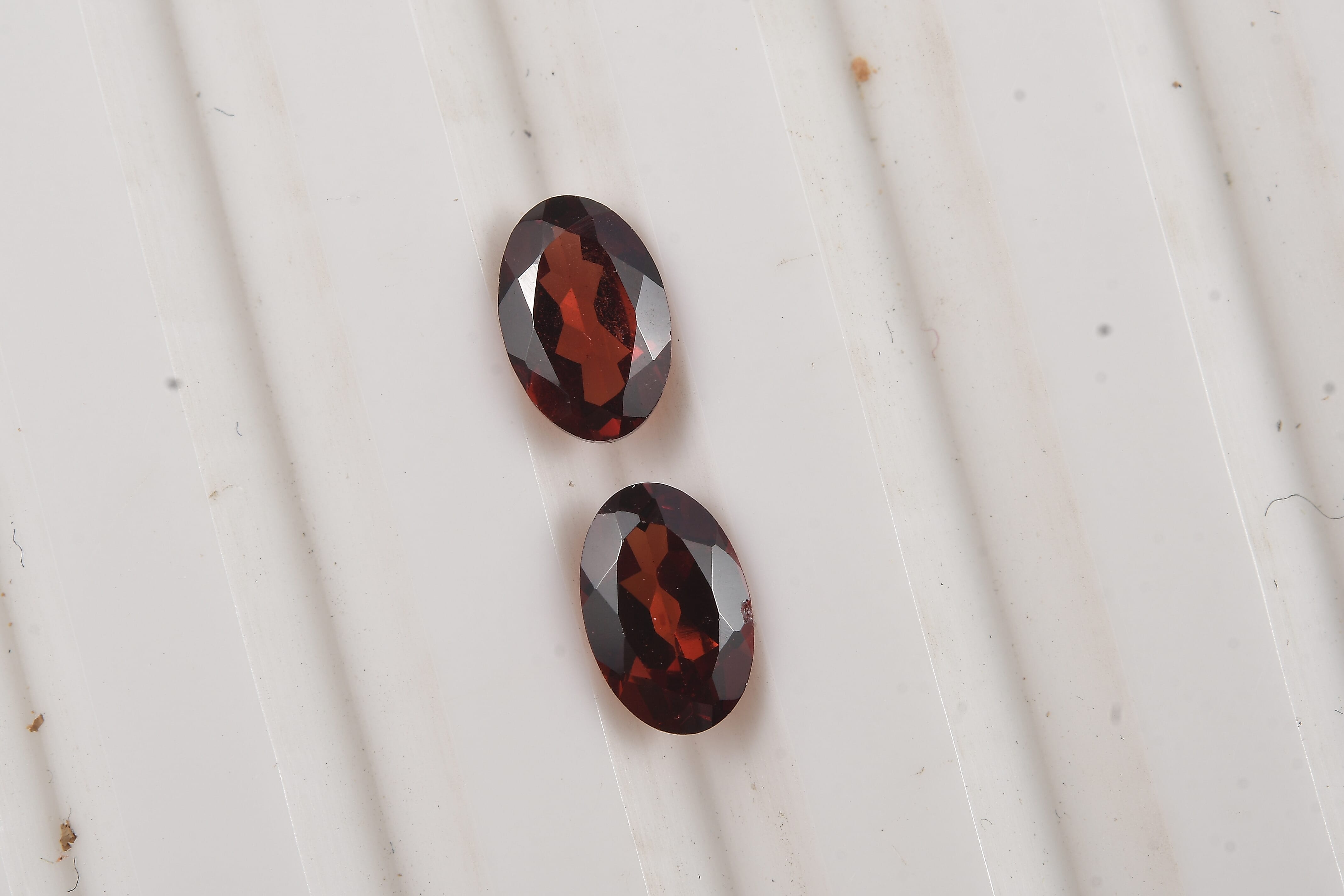 Mozambique Garnet (Oval 6x4 mm) 1.00 ctw Loose Gemstone