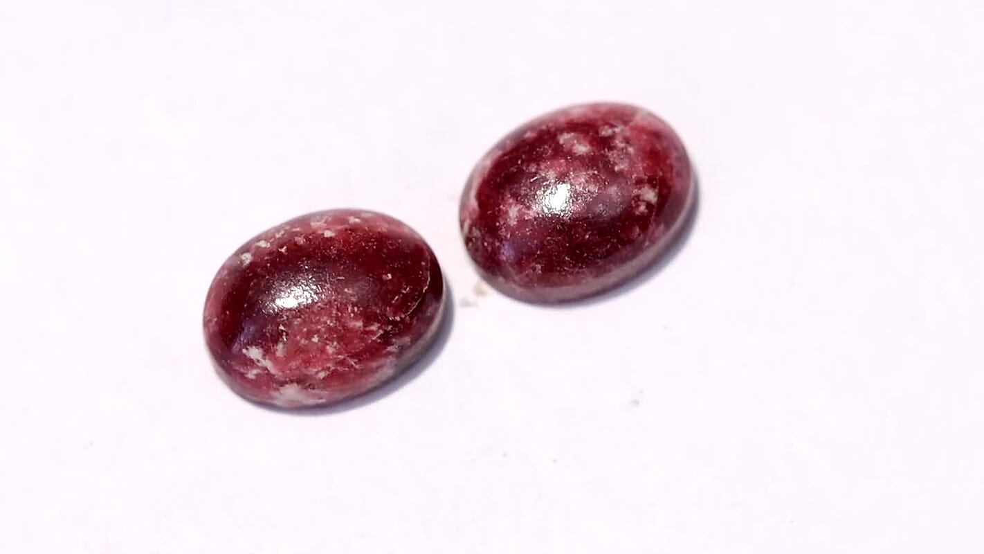 Norwegian Thulite (Ovl 8x6mm) 3.00 ctw Loose Gemstone