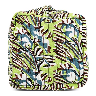 Green Quilted Fabric Set of 4 Pouches with Zipper Closure
