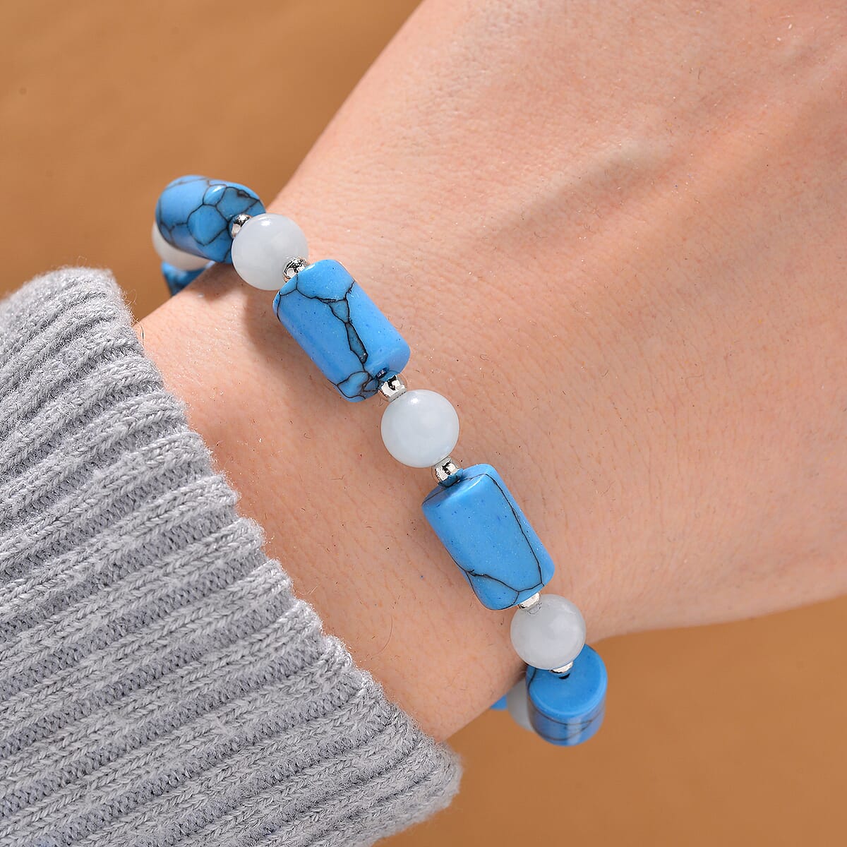Blue Howlite and Aquamarine 55.00 ctw Bracelet in Silvertone (6.5-8.5In)  image number 1