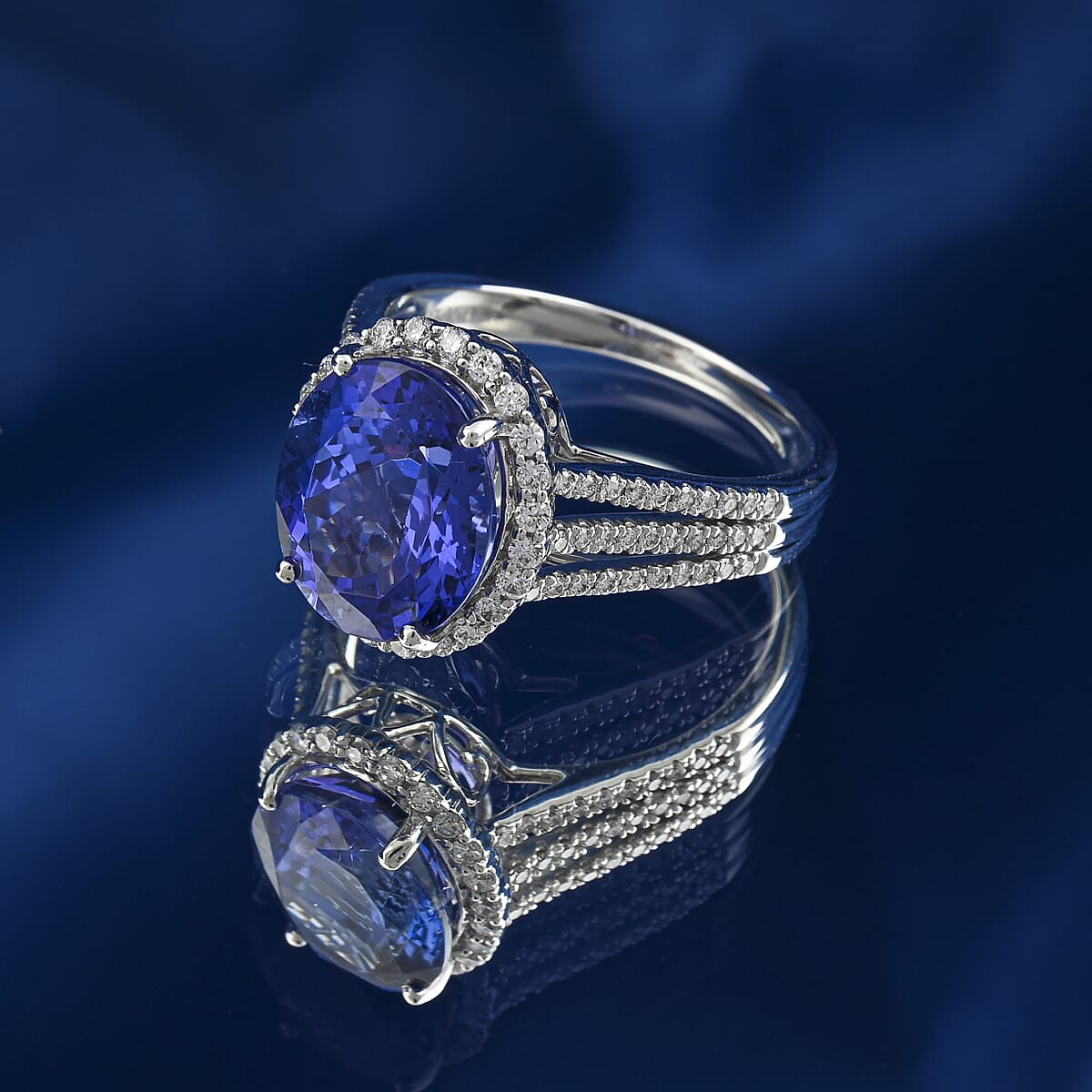 Certified & Appraised Rhapsody AAAA Tanzanite and E-F VS Diamond 4.75 ctw Ring in 950 Platinum (Size 7.5) 6.32 Grams image number 1