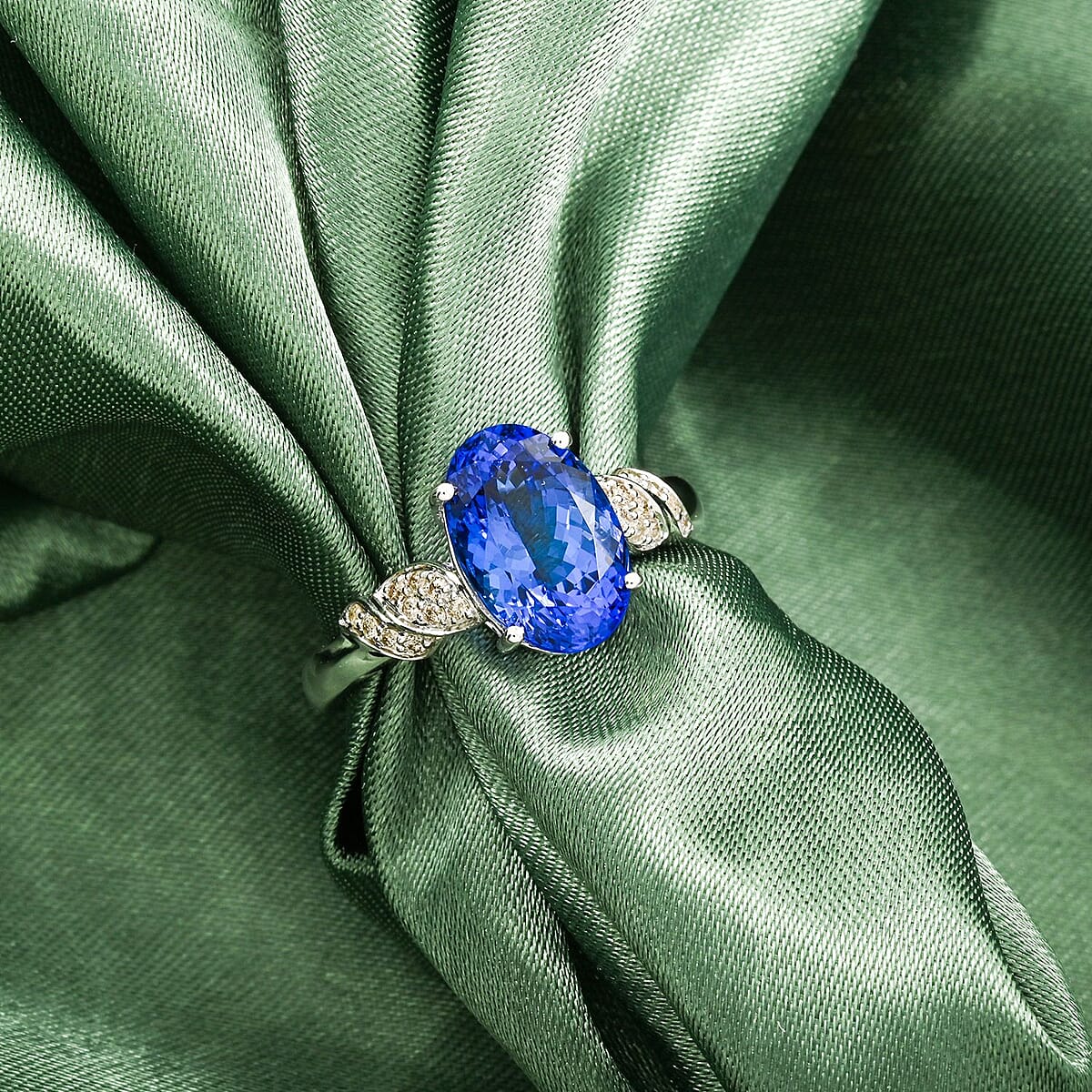 Certified & Appraised Luxoro 10K White Gold AAA Tanzanite, Diamond (I2) (0.18 cts) Ring (Size 10.5) 4.00 ctw image number 1
