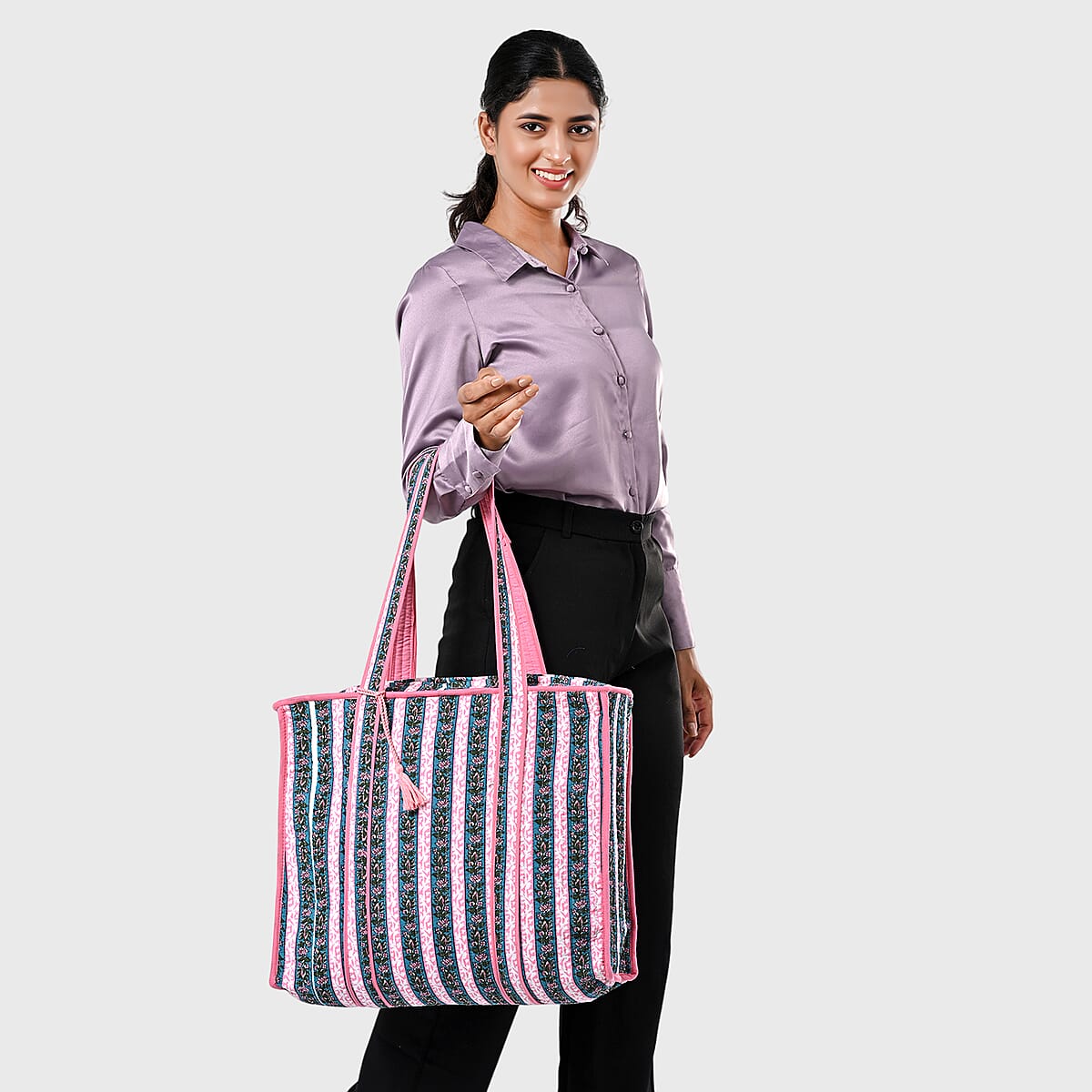 Teal and Pink Quilted Cotton & Polyester Tote Bag image number 4
