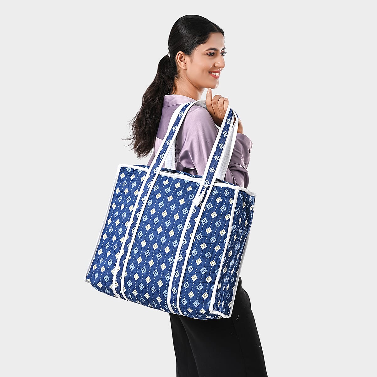 Blue Quilted Cotton & Polyester Tote Bag image number 3