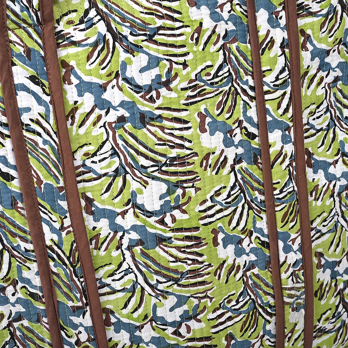 Green Floral Quilted Cotton & Polyester Tote Bag image number 9