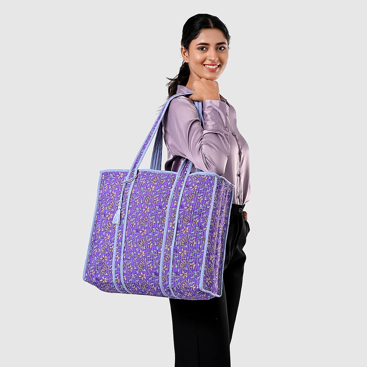 Violet Quilted Cotton & Polyester Tote Bag image number 2