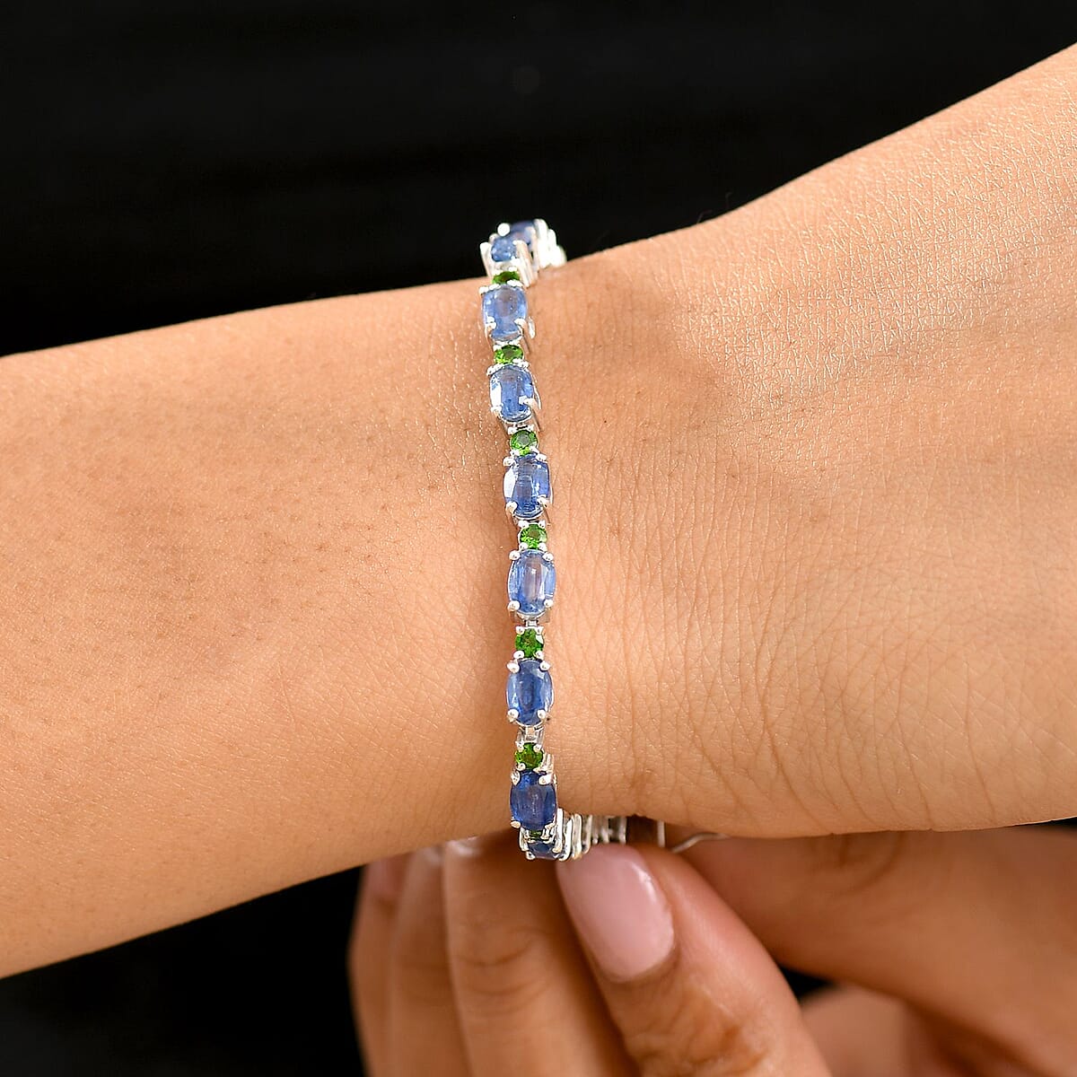 D'Joy Kashmir Kyanite, Chrome Diopside 13.00 ctw Water Bubbles Bracelet in Rhodium Over Sterling Silver (6.50 In) image number 2
