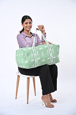 Green Quilted Cotton & Polyester Bag with Zipper Closure