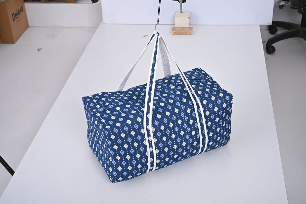 Blue Quilted Fabric Bag with Zipper Closure image number 4