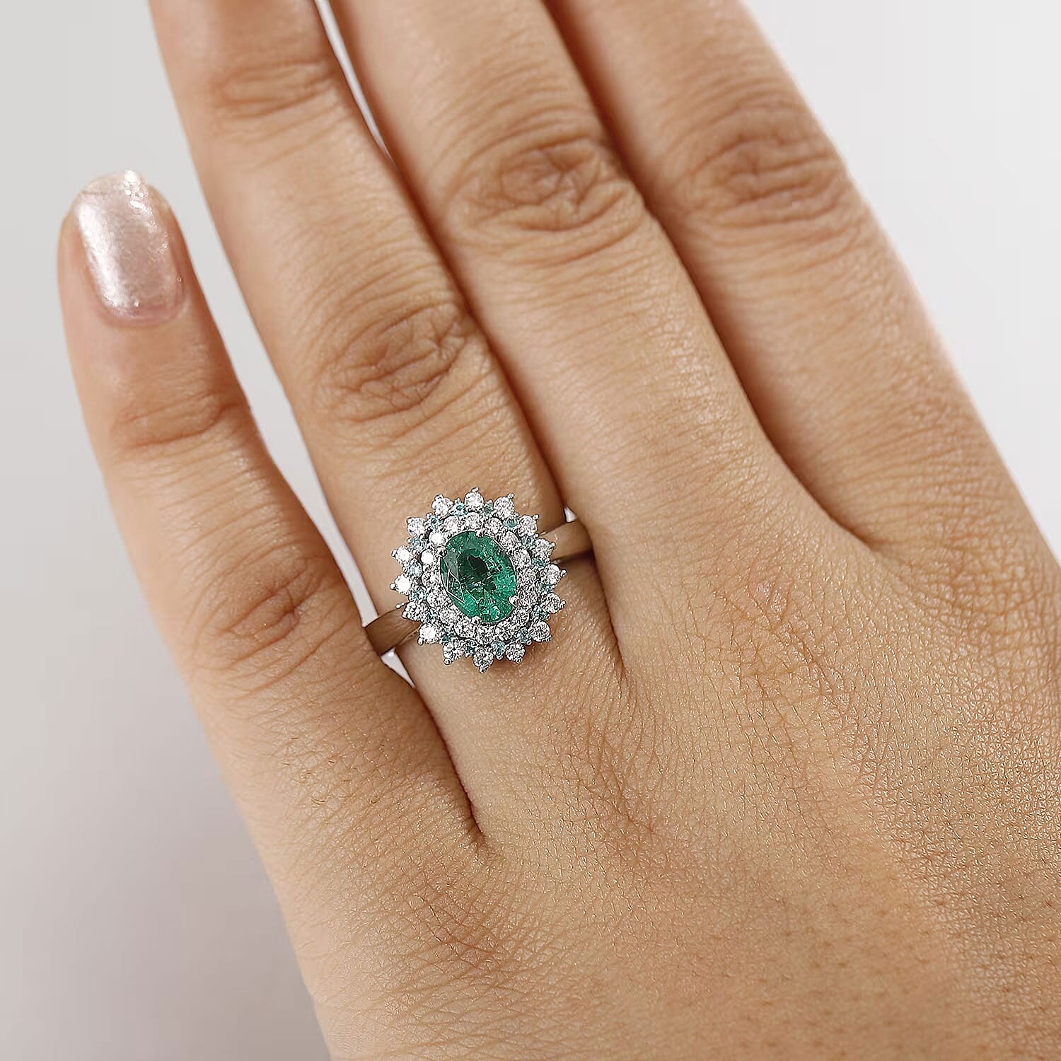 Rhapsody 950 Platinum AAAA Kagem Zambian Emerald, Paraiba Tourmaline and Diamond (E-F, VS) (0.56 cts) Sunburst Ring (Size 10.0) 2.00 ctw