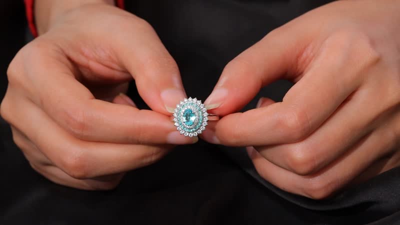 Rhapsody 950 Platinum AAAA Paraiba Tourmaline, Diamond (E-F, VS2) (0.95 cts) Ring (Size 10.0) (8.55 g) 2.00 ctw