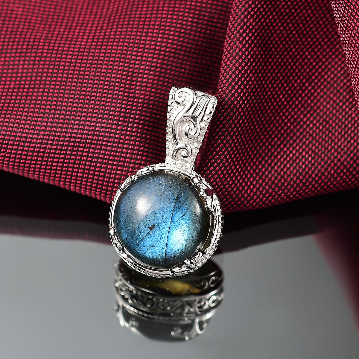 Malagasy Labradorite 11.00 ctw Pendant without Chain in Rhodium Over Sterling Silver image number 1