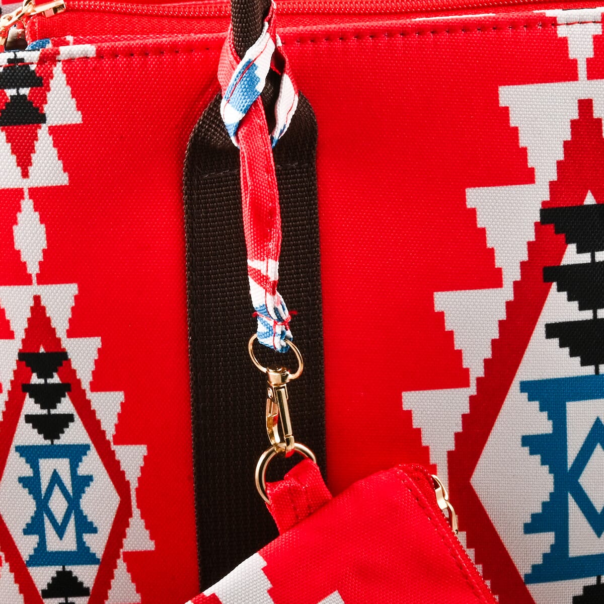 Red Charming Bohemian Pattern Set of Tote Bag and Wrist Bag image number 3