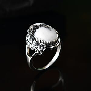 D'Joy Artisan Crafted White Buffalo 7.15 ctw Leaf and Flower Ring in Sterling Silver (Size 7.0)
