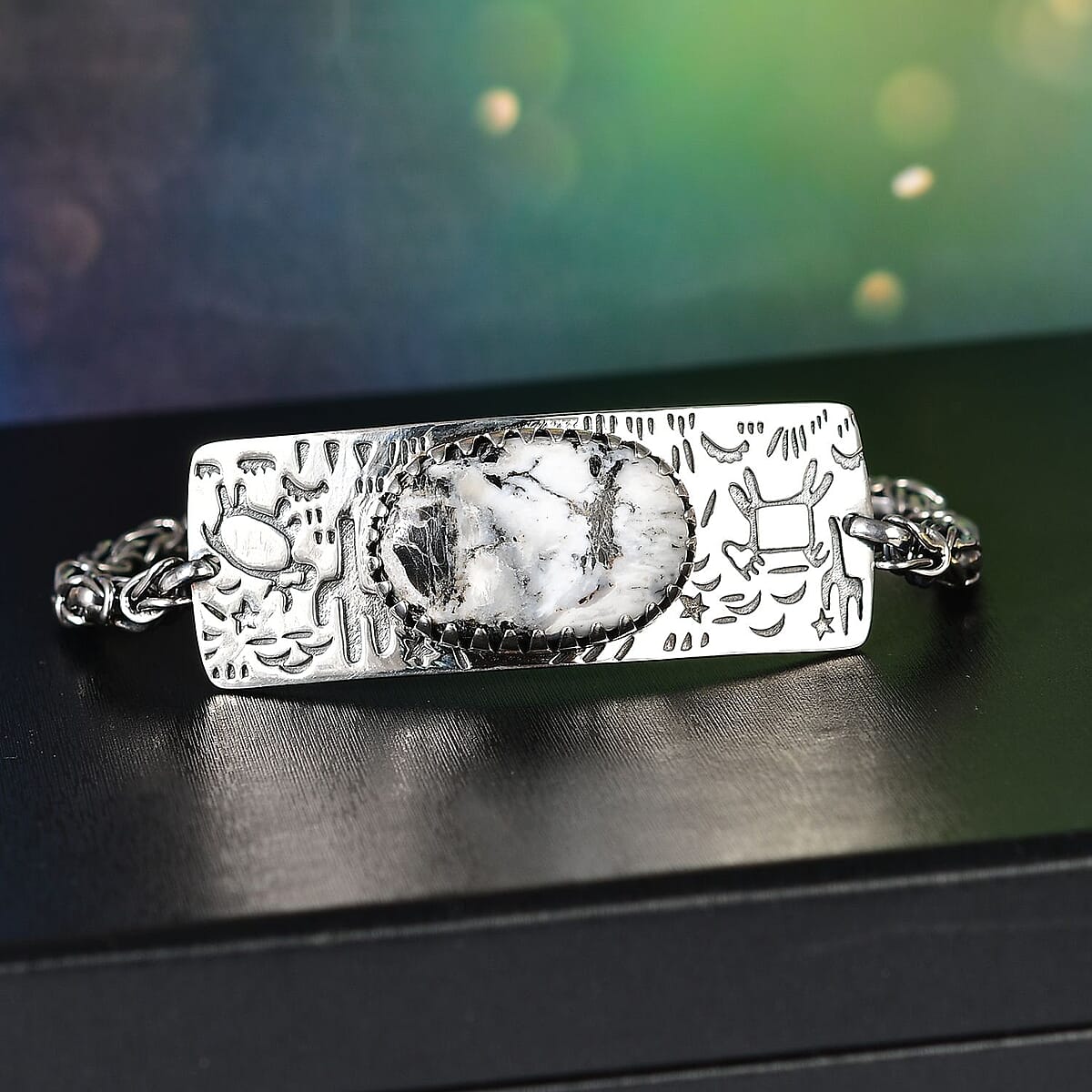 D'Joy Artisan Crafted White Buffalo 34.70 ctw Legends of the Desert Bracelet in Black Oxidized Sterling Silver (8.00 In) image number 1