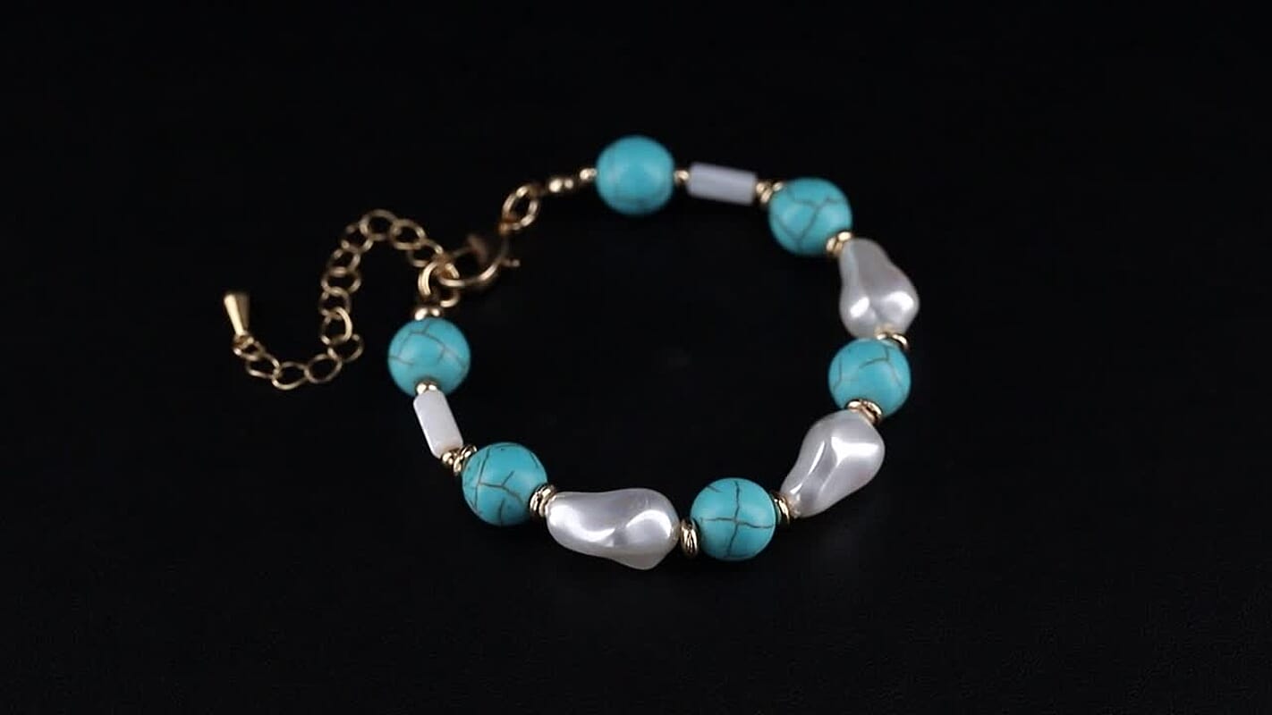 White Shell Pearl, Blue Howlite Beaded Bracelet (7-9In) in Goldtone 25.00 ctw