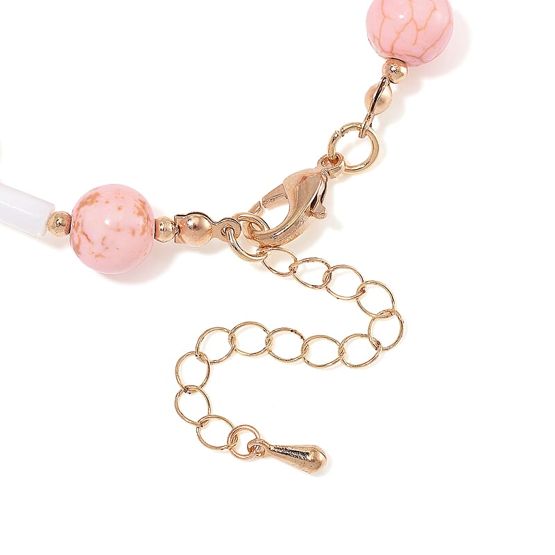 White Shell Pearl, Constituted Almandine Howlite Beaded Bracelet (7-9In) in Goldtone 25.00 ctw
