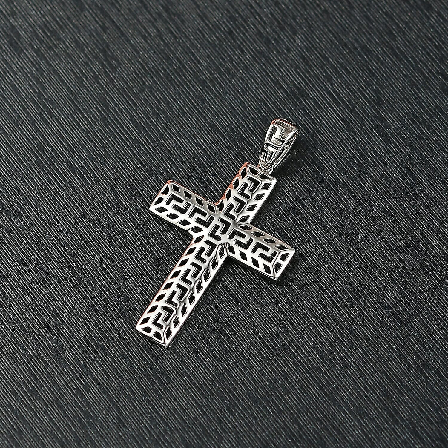 Cross Pendant without Chain in 950 Platinum