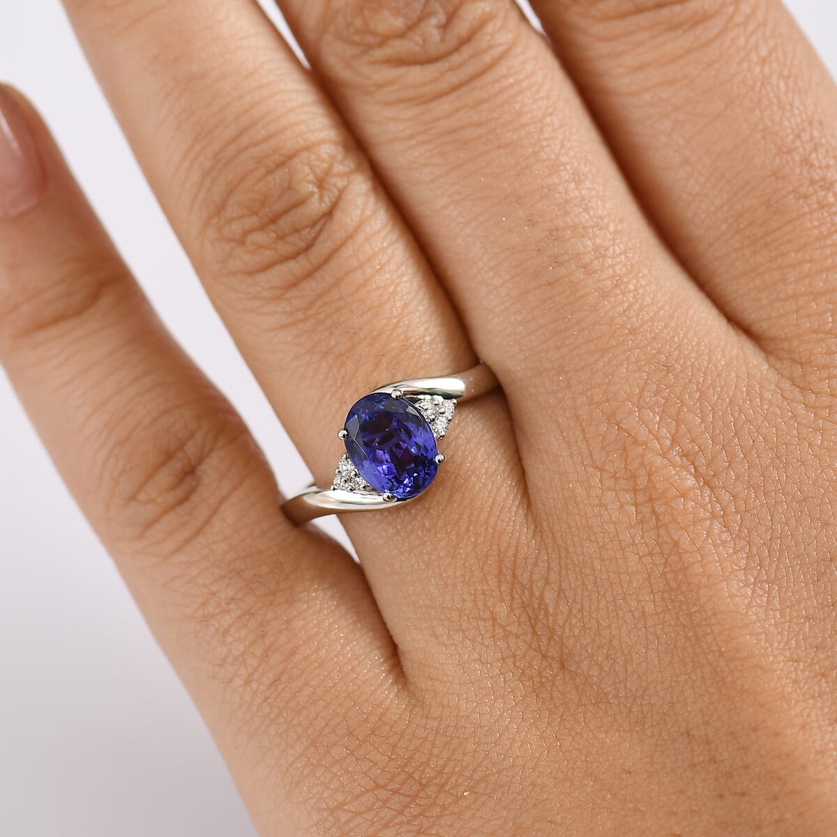 Certified & Appraised Rhapsody 950 Platinum AAAA Tanzanite, Diamond (E-F, VS) Ring (6.25 g) (Del. in 10-15 Days) 2.80 ctw image number 2