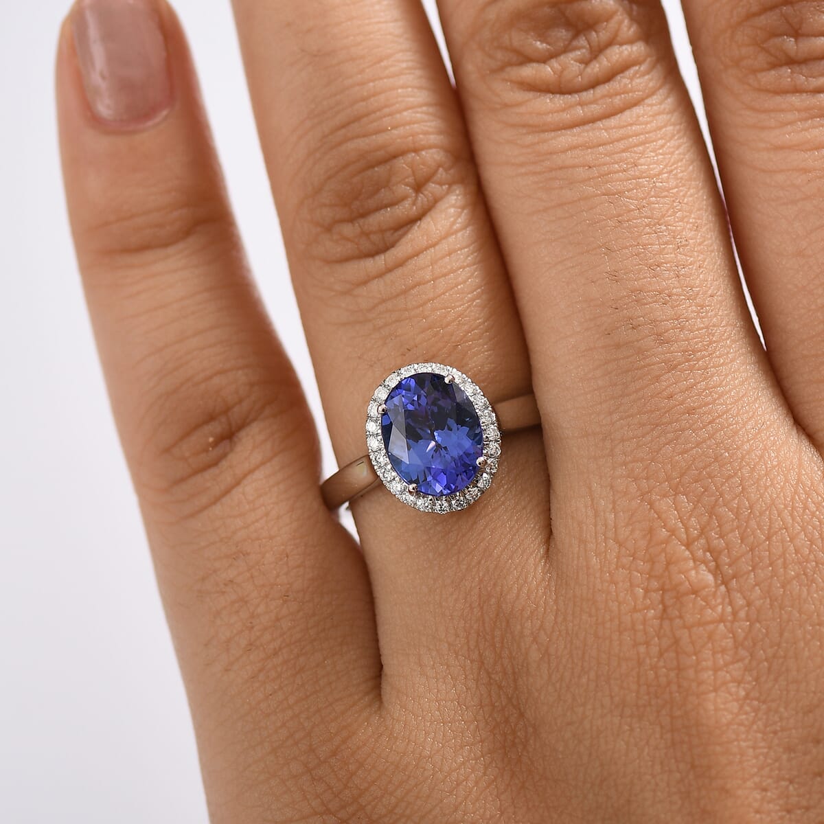 Certified & Appraised Rhapsody 950 Platinum AAAA Tanzanite, Diamond (E-F, VS) Ring (5.72 g) (Del. in 10-15 Days) 3.21 ctw image number 2
