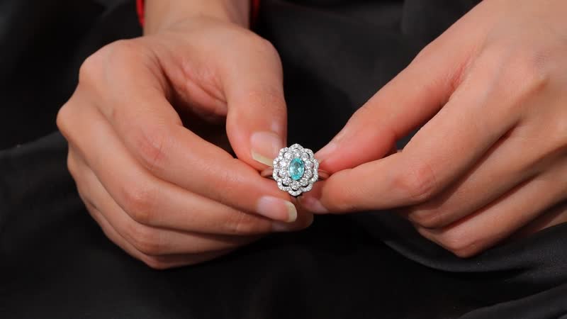 Rhapsody 950 Platinum AAAA Paraiba Tourmaline, Diamond (E-F, VS2) (1.17 cts) Ring (Size 10.0) (9.25 g) 2.00 ctw
