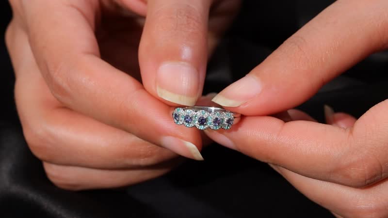 Certified & Appraised Rhapsody 950 Platinum AAAA Narsipatnam Alexandrite, Paraiba Tourmaline and Diamond (E-F, VS2) Ring (Size 10.0) (Del. in 10-12 Days) 0.65 ctw