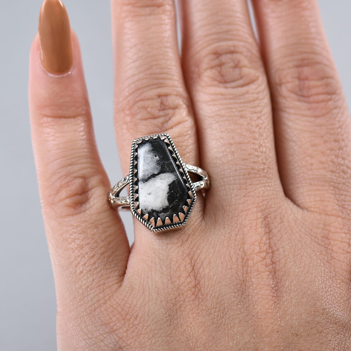 D'Joy Artisan Crafted White Buffalo 12.50 ctw Southwest Ring in Black Oxidized Sterling Silver (Size 10.0) image number 2