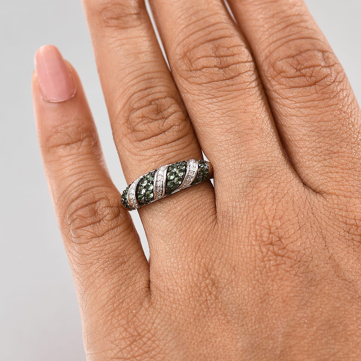 Tsavorite Garnet and Moissanite 0.85 ctw Wave Ring in Rhodium Over Sterling Silver (Size 8.0)  image number 2