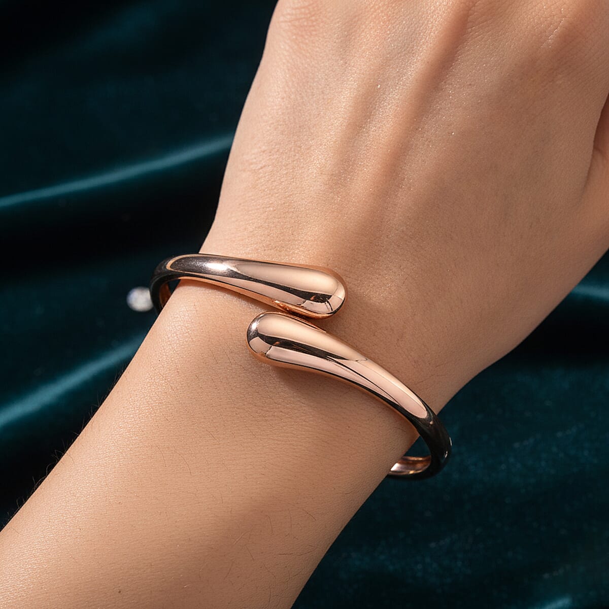 Bypass Bangle Bracelet in ION Plated RG Stainless Steel (7.50 In) image number 2