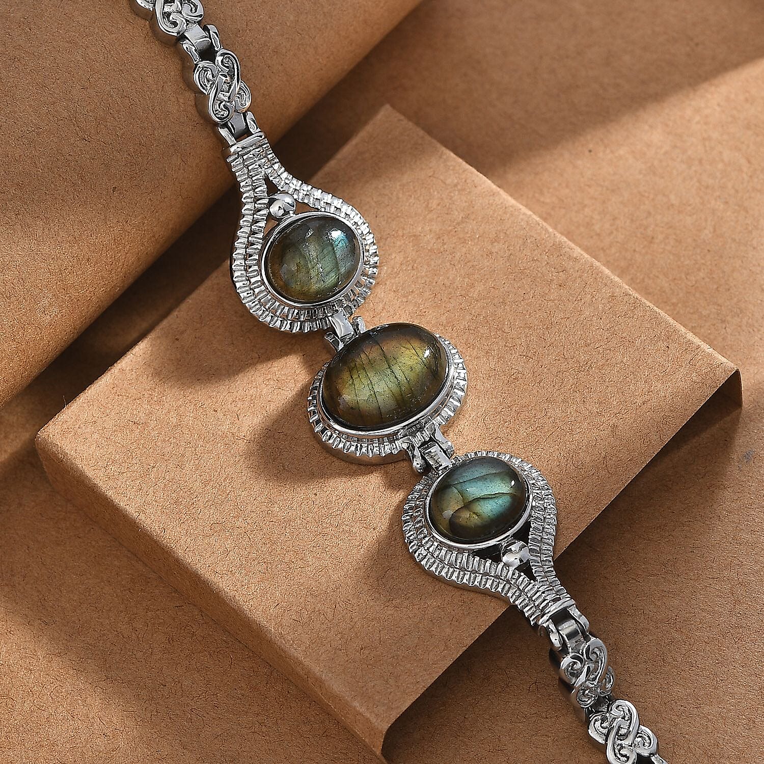 Madagascar Fire Labradorite 22.50 ctw Bracelet in Stainless Steel (6.50-8.0In)