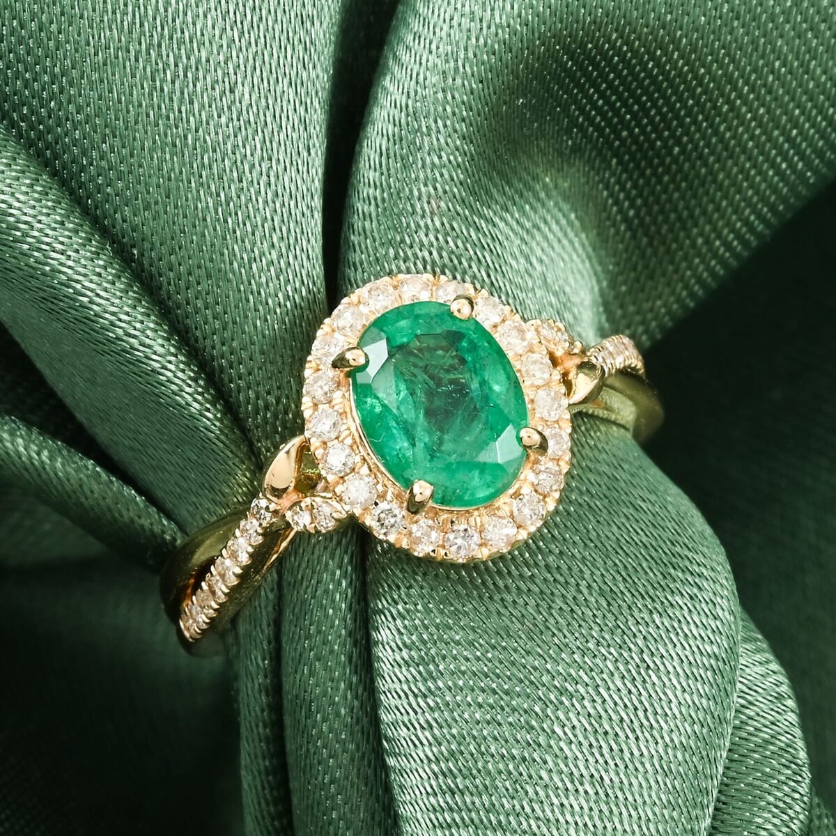 Luxoro AAA Kagem Zambian Emerald and G-H I2 Diamond Ring in 14K Yellow Gold (Size 10.0) 1.50 ctw image number 1