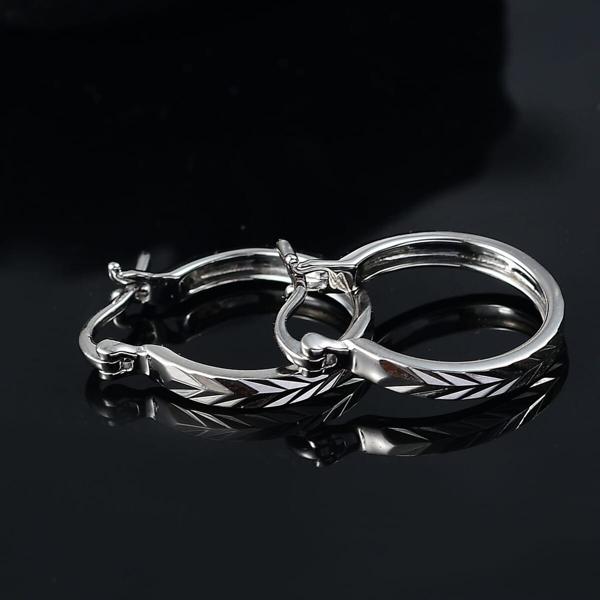 950 Palladium Hoop Earrings image number 1