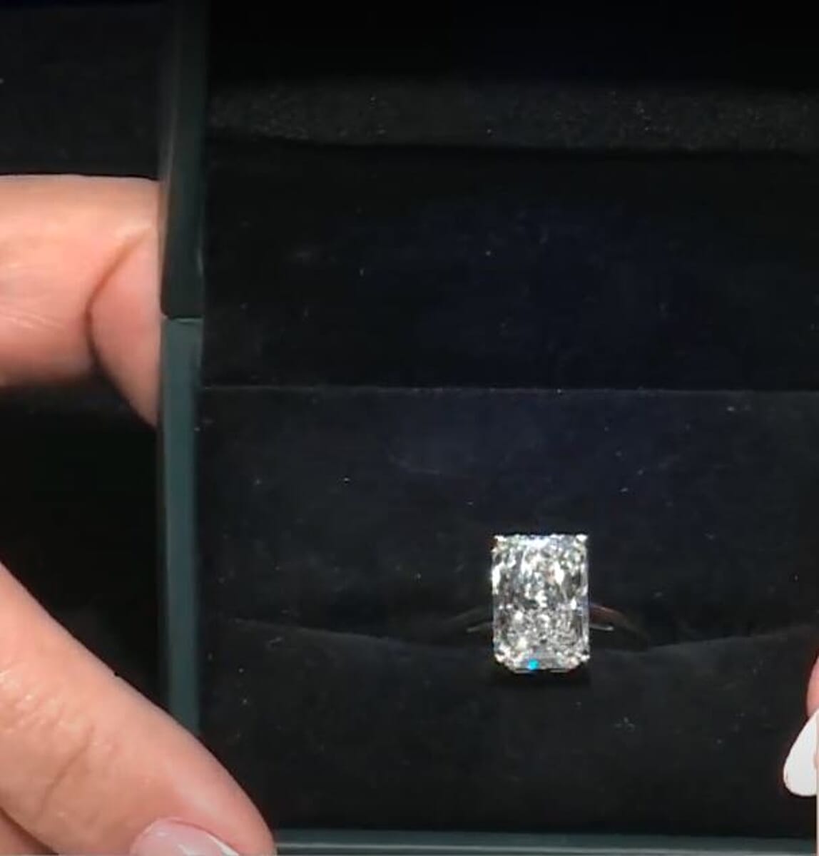 IGI Certified Luxuriant Lab Grown Diamond G VS2 5.00 ctw Ring in 950 Platinum (Size 8.0) 4.80 Grams image number 2
