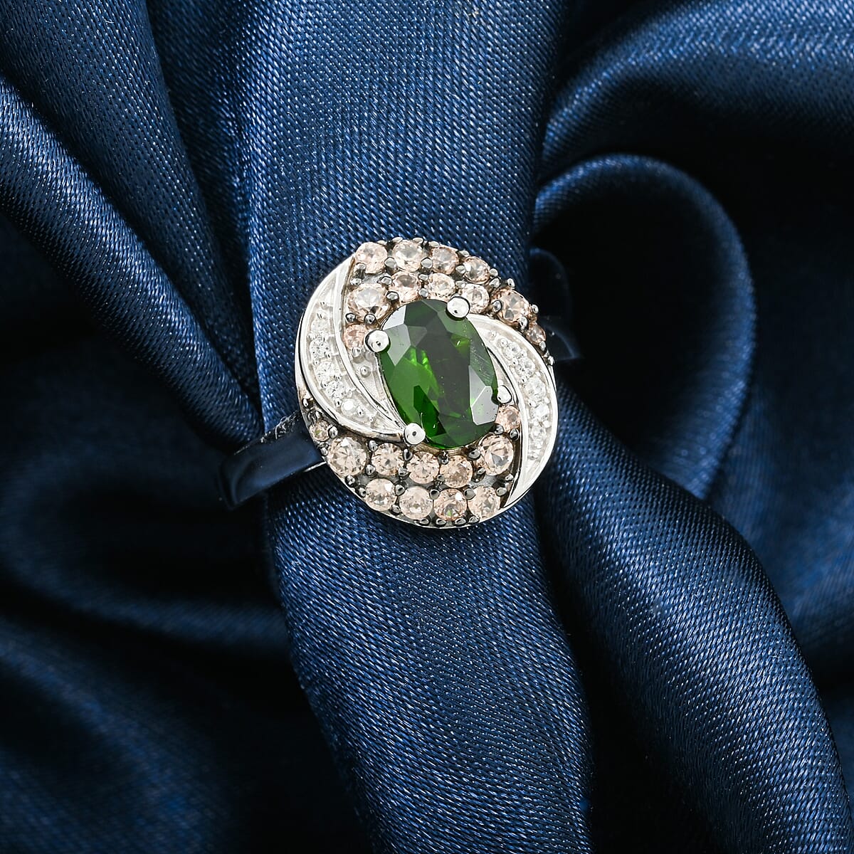 D'Joy Chrome Diopside, Brown and White Zircon 1.50 ctw Sea Wave Ring in Rhodium Over Sterling Silver (Size 5.0) image number 1