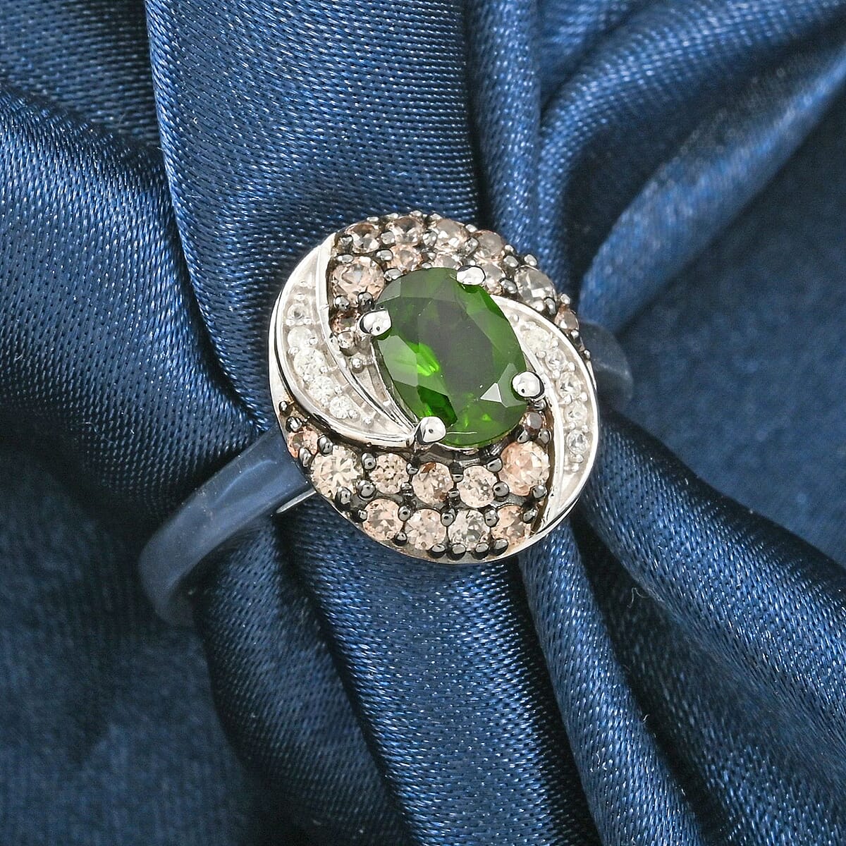 D'Joy Chrome Diopside, Brown and White Zircon 1.50 ctw Sea Wave Ring in Rhodium Over Sterling Silver (Size 7.0) image number 1