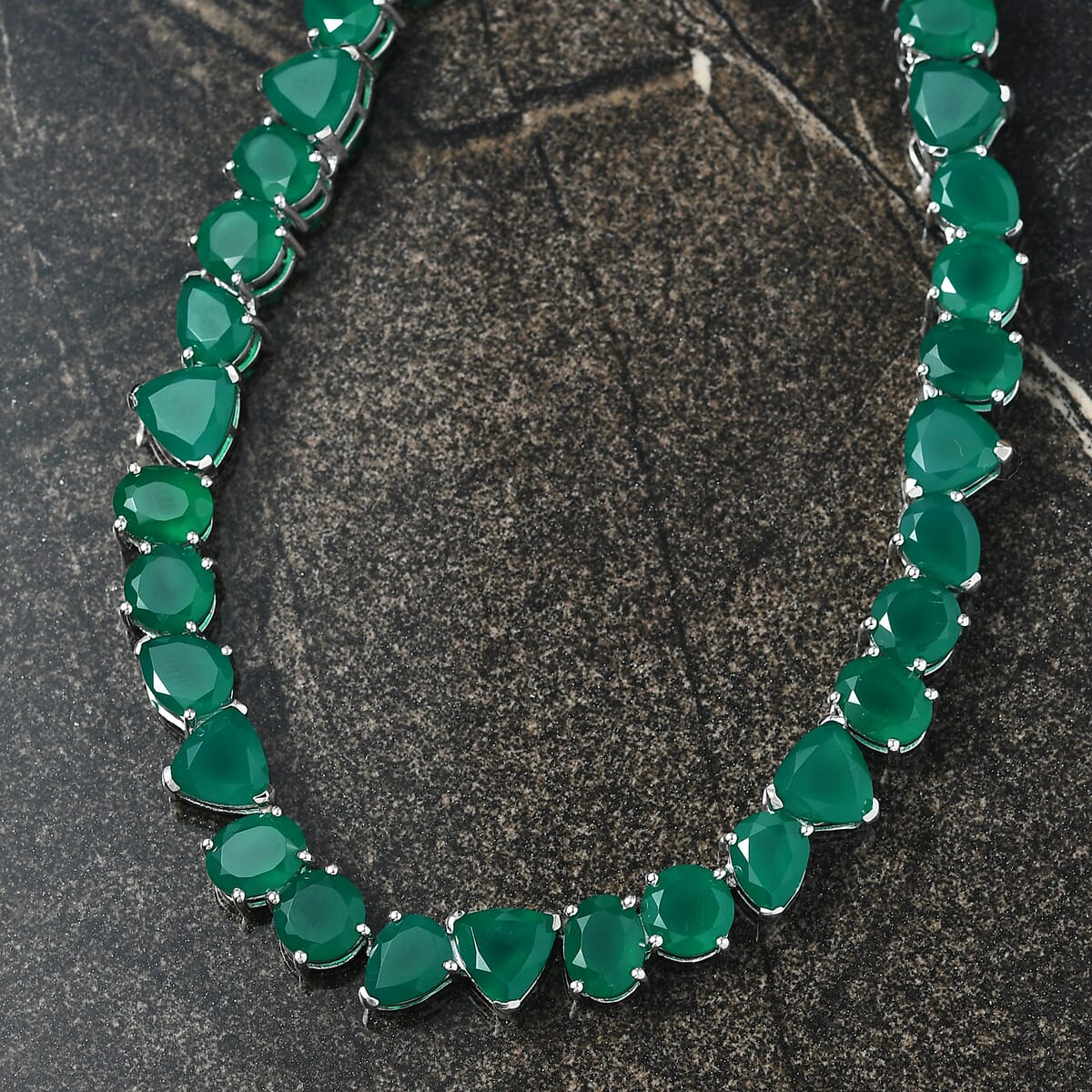 Karis Verde Onyx 56.00 ctw Flowing Vines Necklace 18 Inches in Platinum Bond image number 1