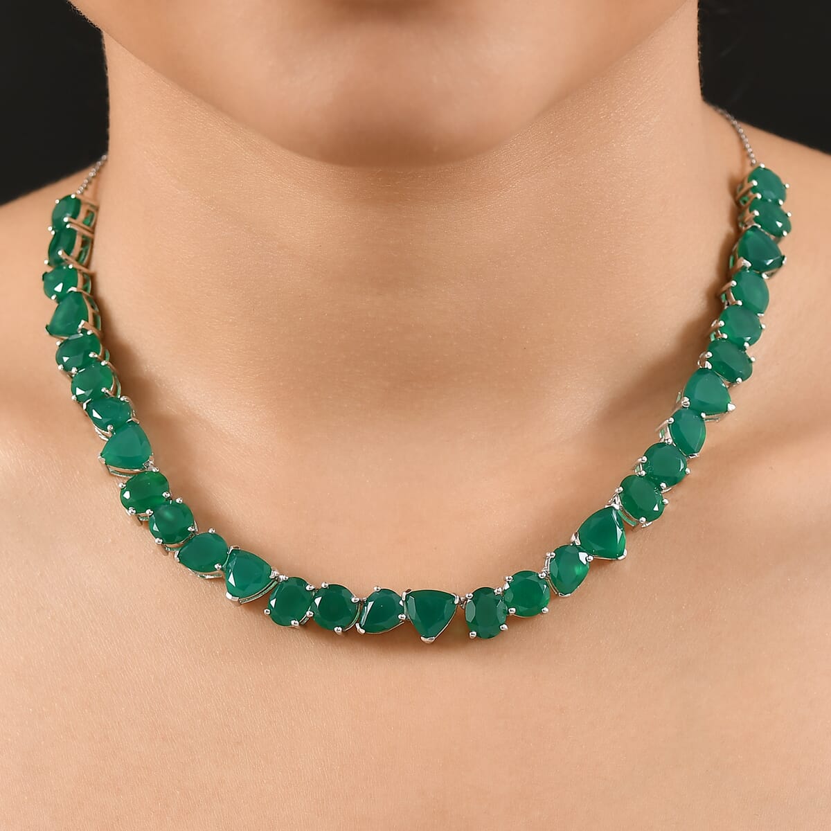 Karis Verde Onyx 56.00 ctw Flowing Vines Necklace 18 Inches in Platinum Bond image number 2
