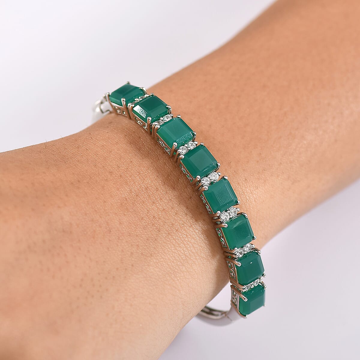 Karis Verde Onyx and White Zircon 15.50 ctw Art Deco Bangle Bracelet in Platinum Bond (8.00 In) image number 2