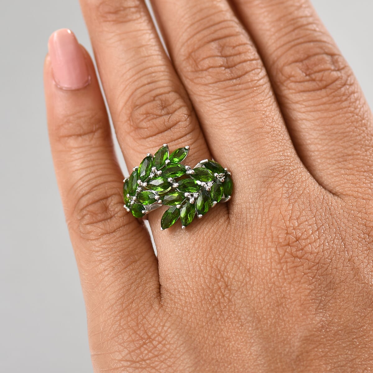 Chrome Diopside and White Zircon 5.15 ctw Ring in Rhodium Over Sterling Silver image number 2