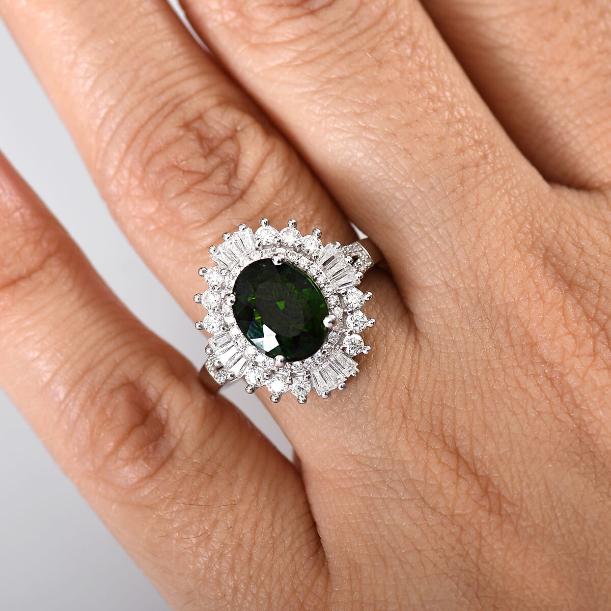 D'Joy Chrome Diopside and Moissanite 3.60 ctw Starburst Ring in Rhodium Over Sterling Silver (Size 7.0) image number 2