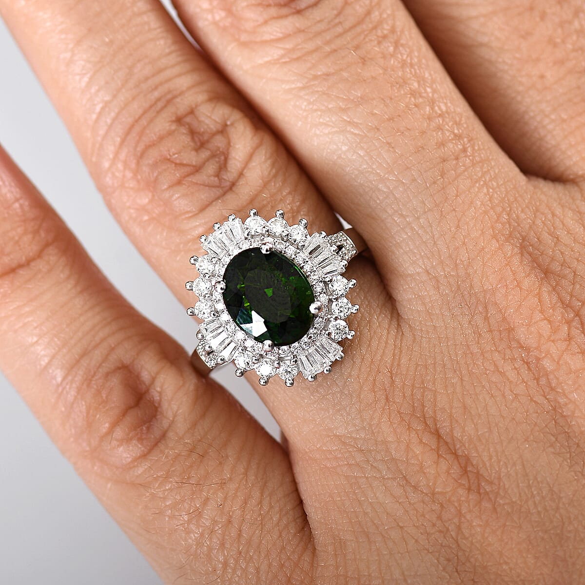 D'Joy Chrome Diopside and Moissanite 3.60 ctw Starburst Ring in Rhodium Over Sterling Silver (Size 8.0) image number 2