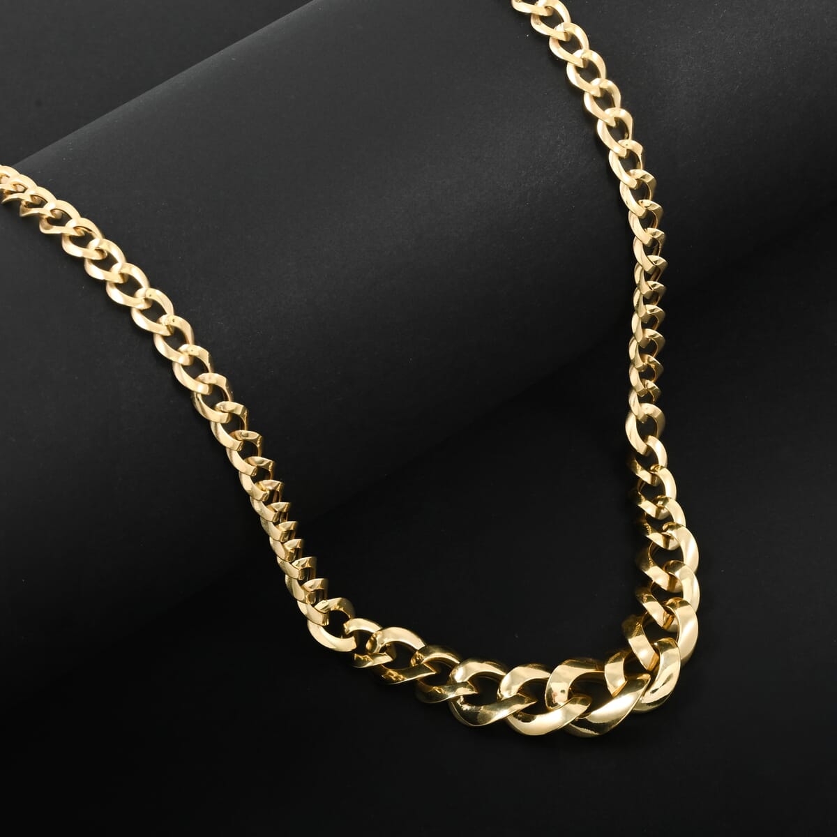 Italian Curb Chain Necklace in 10K Yellow Gold 6.95 Grams 18-20 Inches image number 1