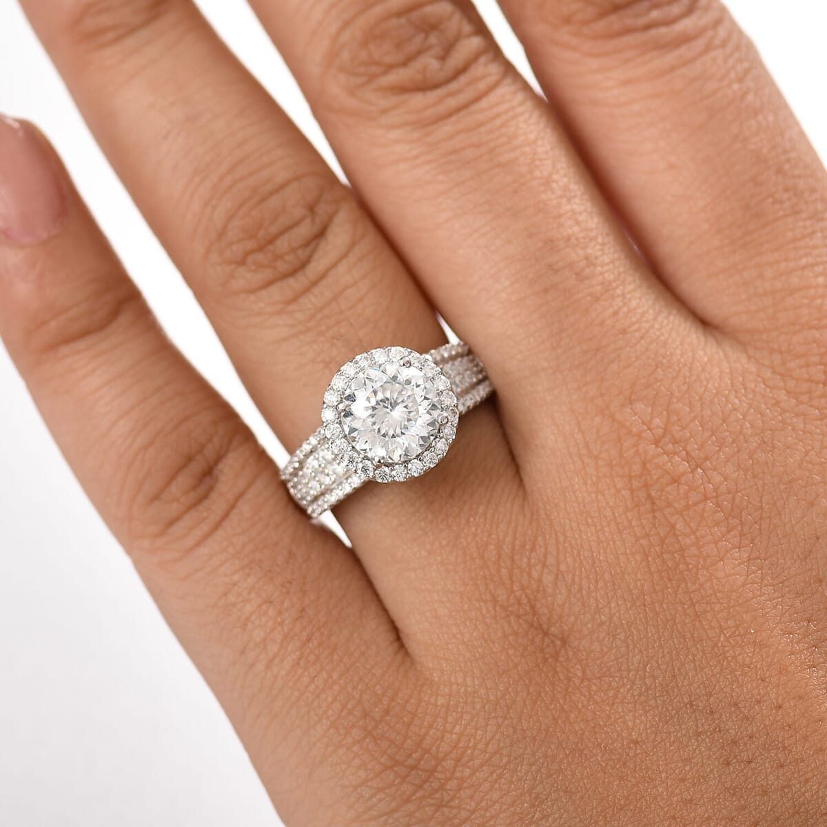 D'Joy 120 Facets Moissanite 4.65 ctw Vintage Halo Ring in Rhodium Over Sterling Silver (Size 10.0)  image number 2