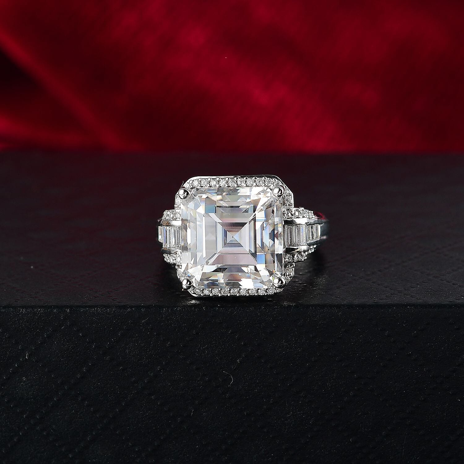 D'Joy Moissanite 9.85 ctw Vintage Elegance Ring in Rhodium Over Sterling Silver (Size 10.0)