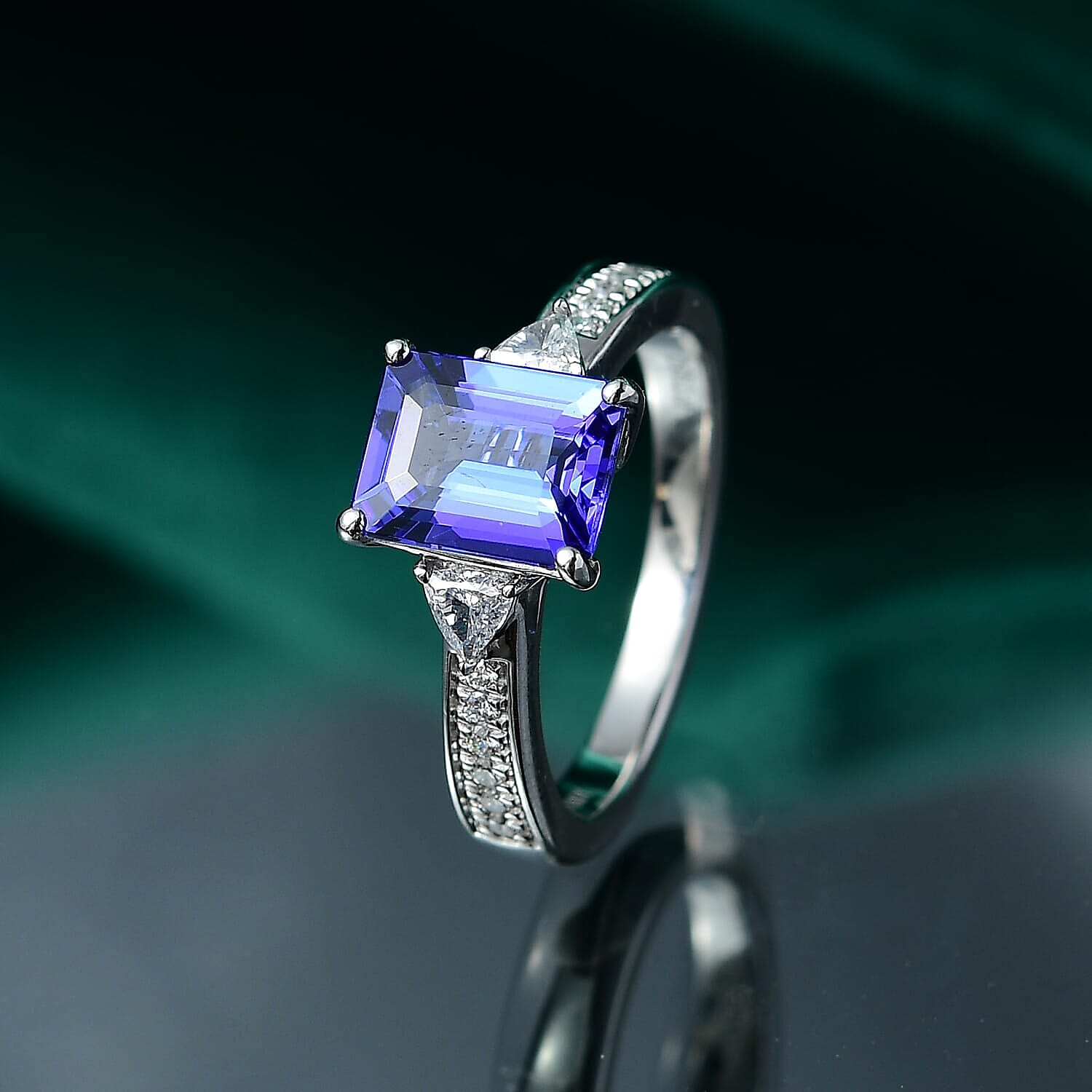Certified & Appraised Rhapsody 950 Platinum AAAA Tanzanite, Diamond (E-F, VS) (0.56 cts) Ring (Size 10.0) (6.05 g) 3.01 ctw