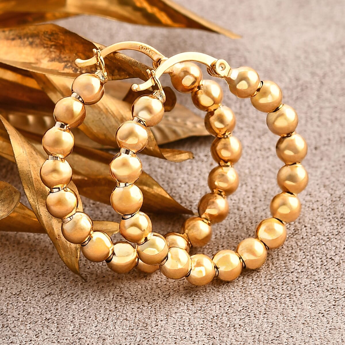 Ball Hoop Earrings in 10K Yellow Gold 2.56 Grams image number 1